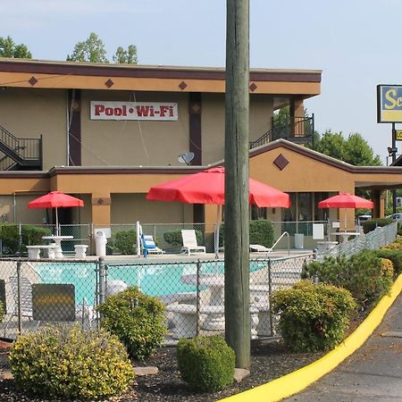 Scottish Inn Knoxville Eksteriør billede